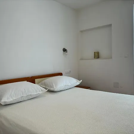 Nikola Skarica 7 * Duće
